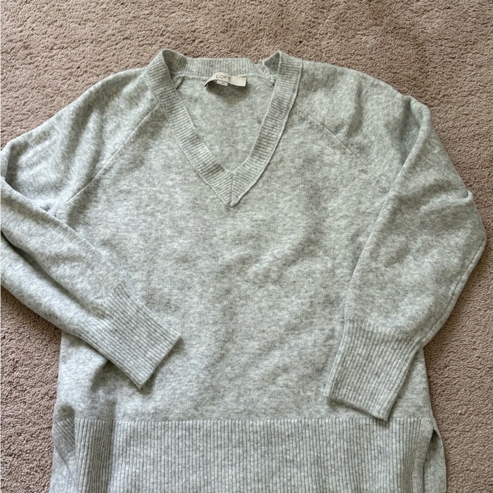 LOFT Light Gray V-Neck Women's Sweater